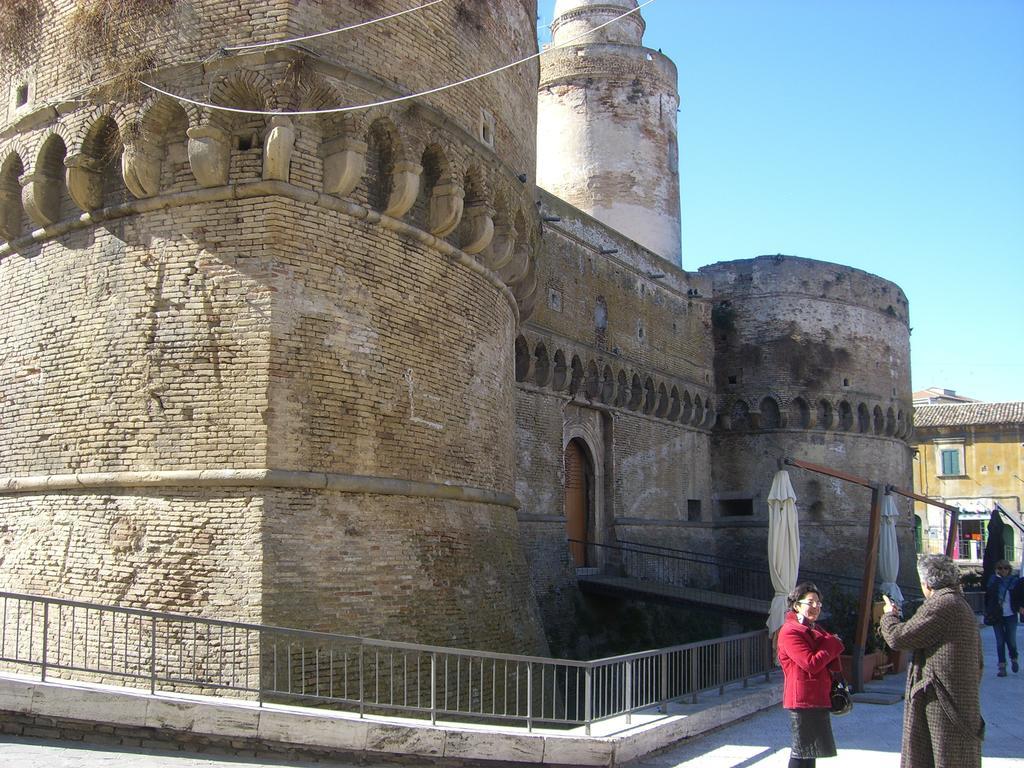 Medieval Apartment Васто Экстерьер фото